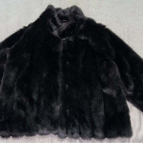 Black faux fur coat, soft comfy coat - Picture 2 of 3